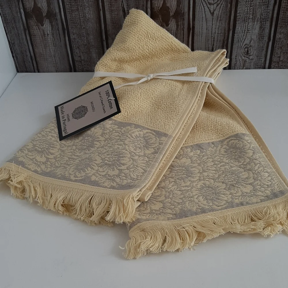 **MUNDU Floral Cotton Hand Towel Pair
